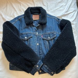 LEVI’S Sherpa Denim Jacket